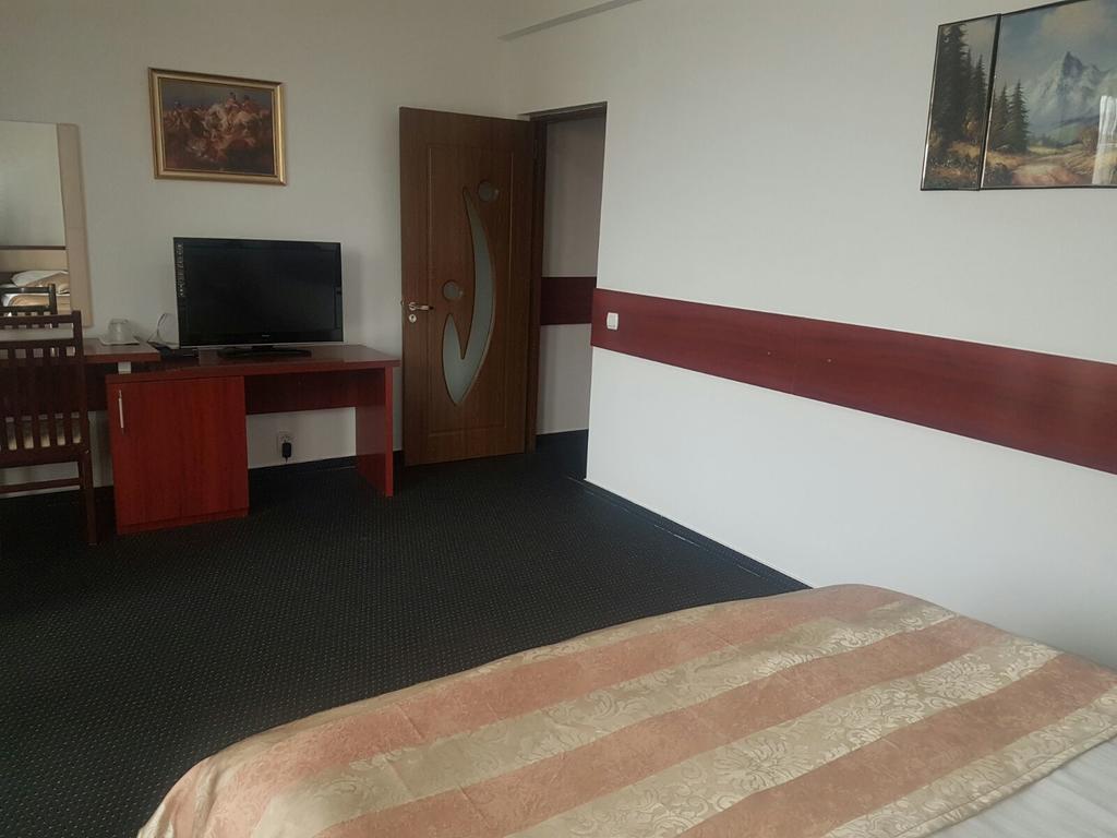 Hotel Lido Крайова Экстерьер фото